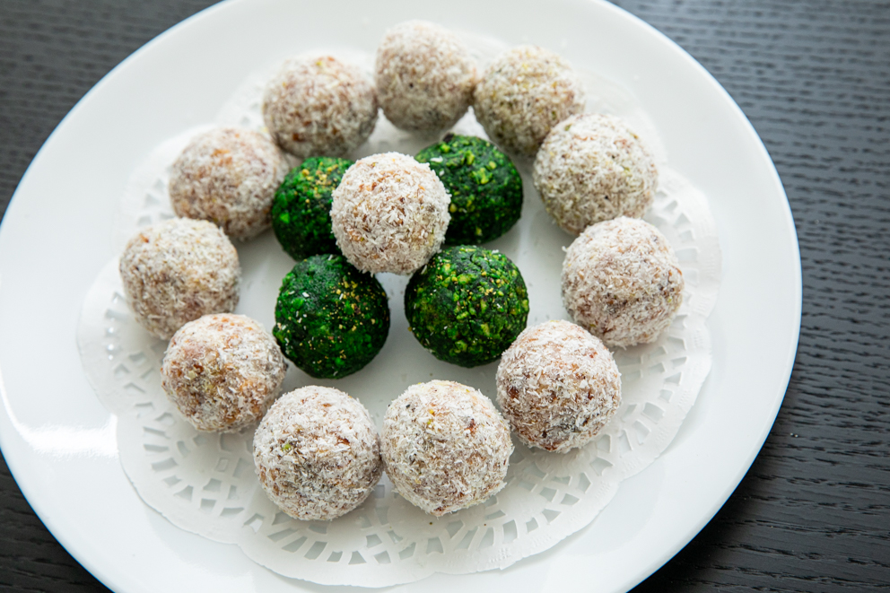 15 Amazing Edible Gifts For Everyone On Your Christmas List - apricot and coconut balls